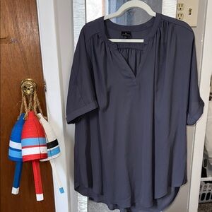 Worthington Slate Gray Relaxed V-Neck Short Sleeve Blouse